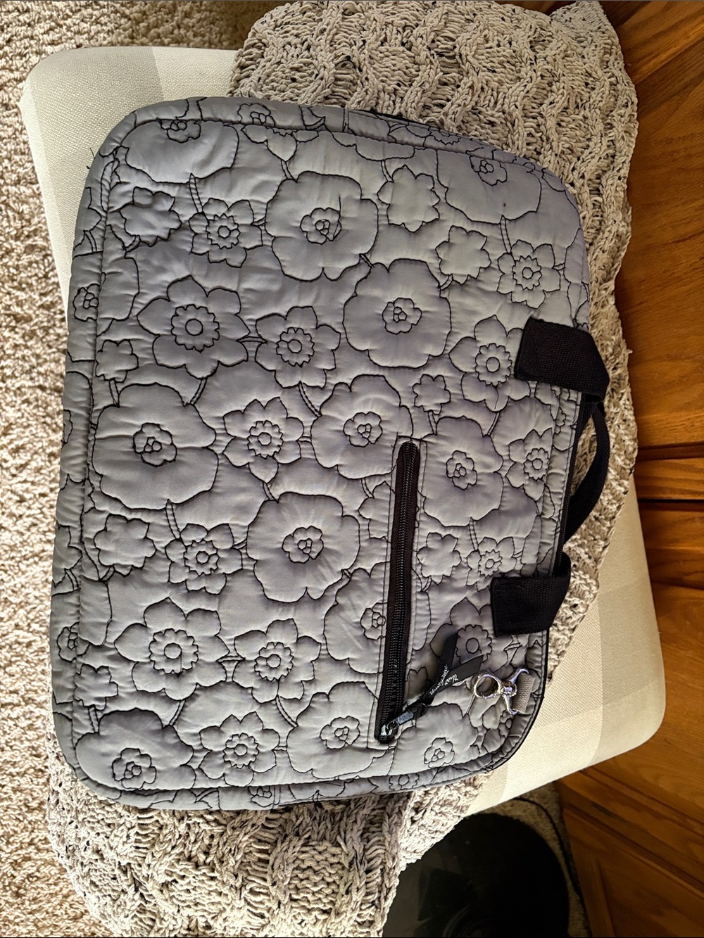 thirty-one Quilted Floral Sleeve in gray and Black laptop/tablet case
